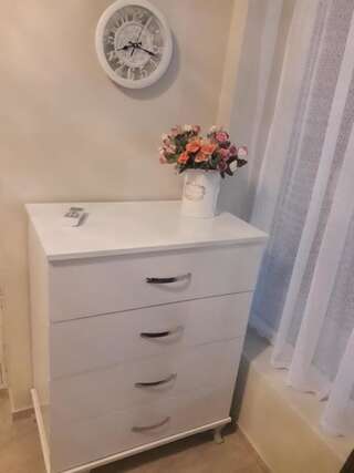 Гостевой дом Guest House Anna Кобулети Cемейный номер с собственной ванной комнатой-10