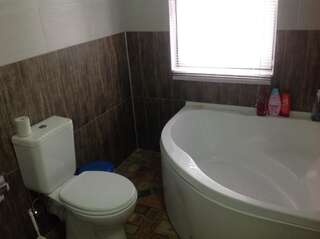 Гостевой дом Guest House Anna Кобулети Четырехместный номер-10